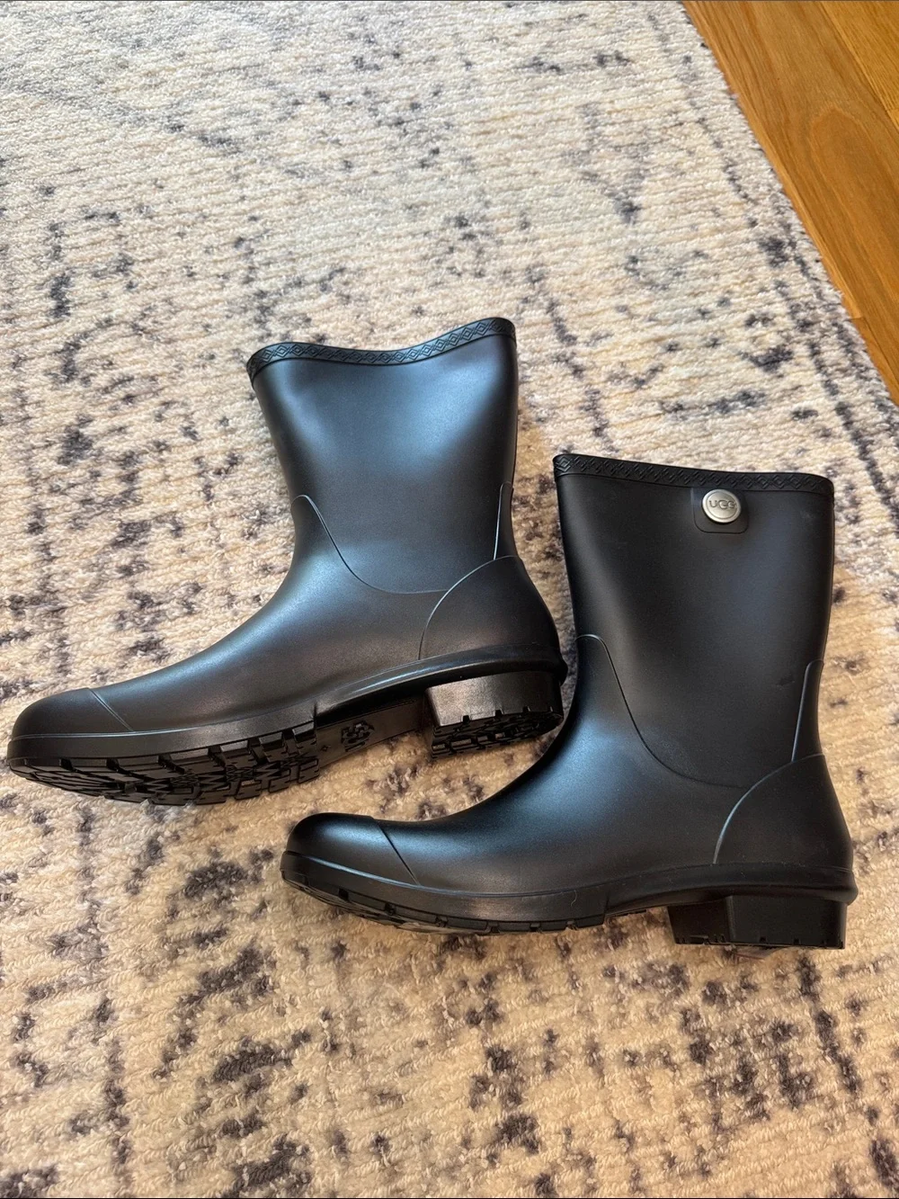 NWT Ugg Matte Black Rain Boot Sz 11